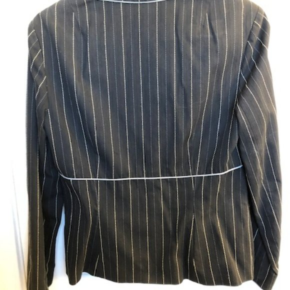 Nanette Lepore Vintage-Style Suit, skirt size 6,  jacket size 8 Petite, fabric? - Picture 8 of 12